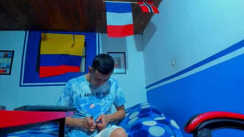 MAX online show from February 27, 9:40 pm