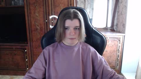 Max online show from November 16, 9:55 am