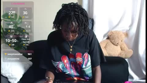 maxxinepetite online show from January 13, 8:22 am