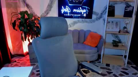 Maxine Minx online show from December 22, 1:34 am