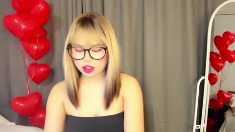 Mia online show from February 17, 10:38 pm