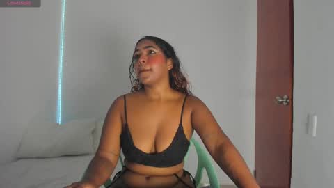 Snapshot of maya_graham_ chatting on September 23, 3:22 am Maya online show from September 23, 3:22 am