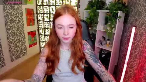 Snapshot of maya_light chatting on September 26, 2:08 am Maya online show from September 26, 2:08 am