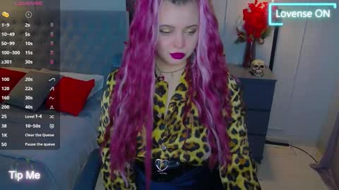 Snapshot of maya_mils chatting on February 24, 1:13 am Maya Mils online show from February 24, 1:13 am