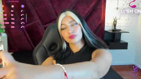 Maya online show from March 25, 9:32 pm