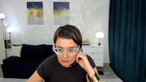 Maya online show from June 10, 11:36 pm