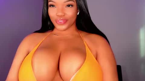 MayBabi online show from September 12, 2:19 pm