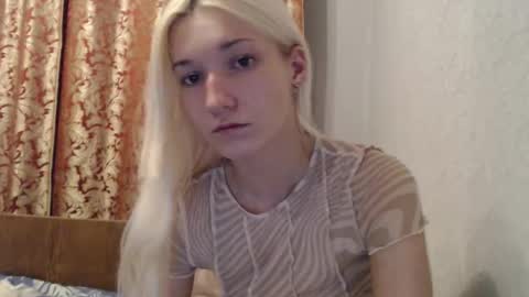 maybe_doll online show from November 29, 8:27 pm