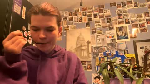 Rose online show from March 29, 9:49 pm