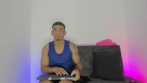 Snapshot of maykel_and_mike chatting on October 2, 10:14 am maykel_and_mike online show from October 2, 10:14 am