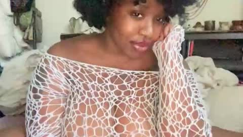 mayluvsu online show from April 30, 4:01 pm