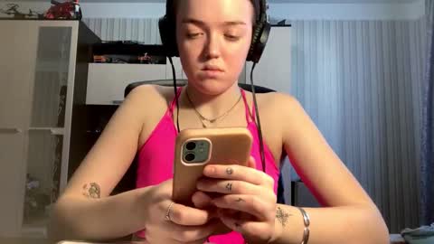 Hello Lisa here   Help me to make 50 thumbs up 333 online show from October 22, 9:34 am
