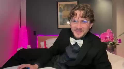 mcklister online show from February 15, 12:13 am