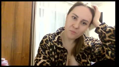 meadoweyes_ online show from January 7, 8:14 pm