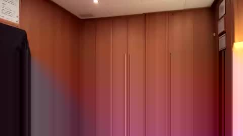 Meau Lest online show from November 7, 10:01 pm