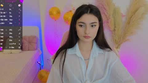 Dina online show from May 22, 9:10 pm