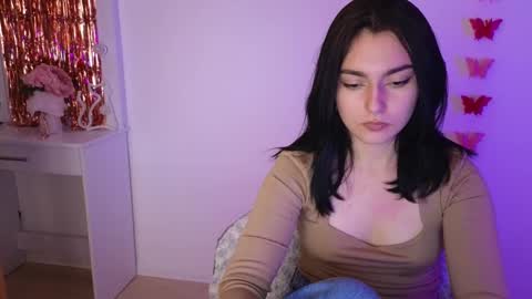 Dina online show from March 10, 6:56 pm