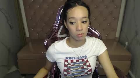 Snapshot of megan_collins_b chatting on September 24, 1:51 pm megan_collins_b online show from September 24, 1:51 pm