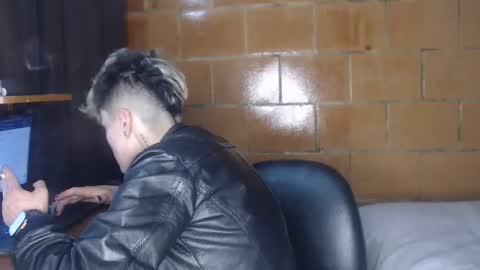 Megan and sophi online show from April 12, 8:29 am