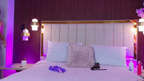 Carolina Paez online show from June 3, 2:33 pm
