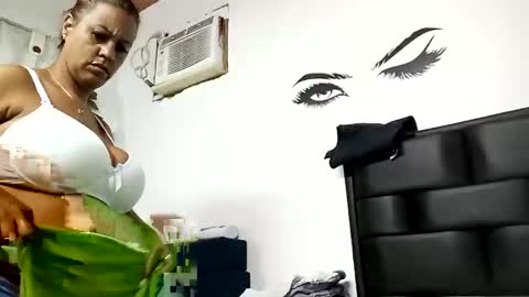 megan_greyxx online show from November 19, 1:27 am