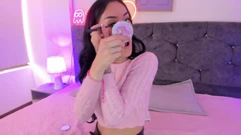 megan_morphy online show from April 9, 1:50 pm