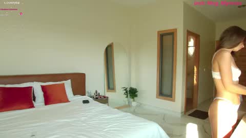 Megan   inst meg myersss online show from December 8, 1:41 am