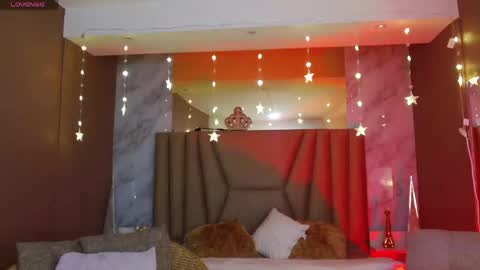 megan_saint online show from April 28, 1:59 pm