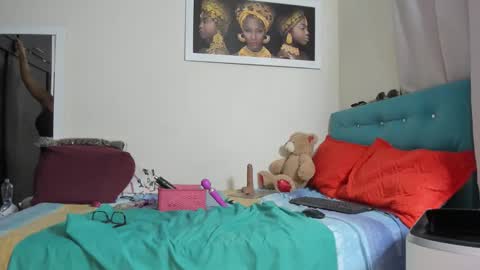 megan        online show from March 24, 2:50 am