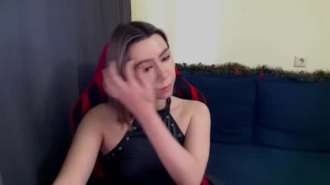 meganluss online show from December 5, 6:56 am