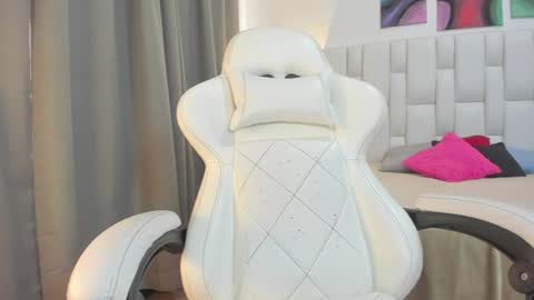 Megan Queen online show from July 25, 12:47 pm