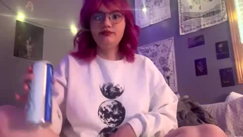 Megeggs online show from March 1, 7:59 pm