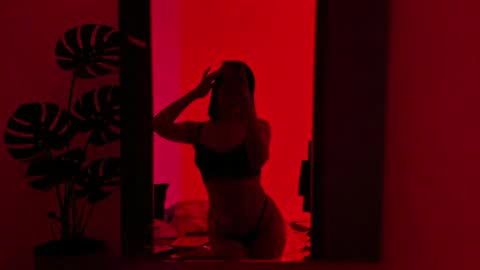 meggan_foxxy online show from June 7, 1:33 am