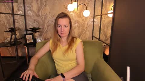 Meggy online show from November 2, 1:33 pm