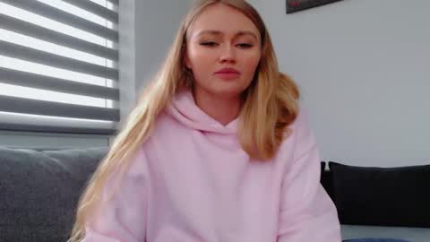 Melania online show from February 6, 1:14 pm