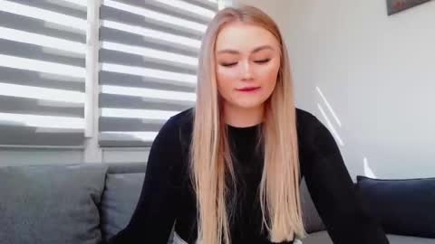 Melania online show from April 11, 12:20 pm