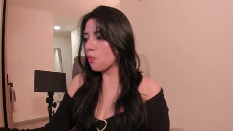 Melanie online show from February 24, 11:30 pm