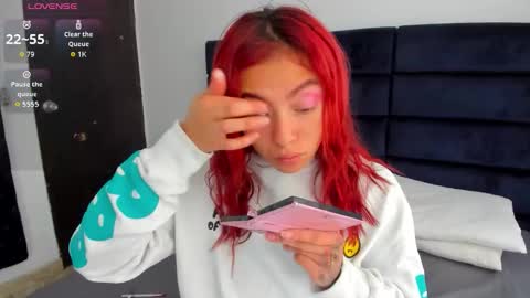 Melanie roux  online show from November 25, 12:15 pm