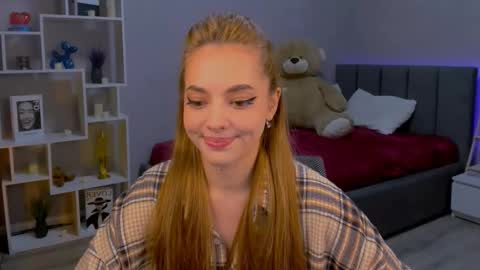 MelanieAlves online show from November 20, 7:00 pm