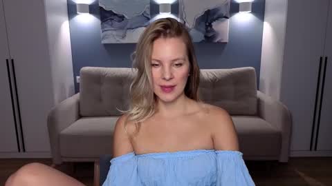 Melanie Bennett online show from November 13, 7:00 am