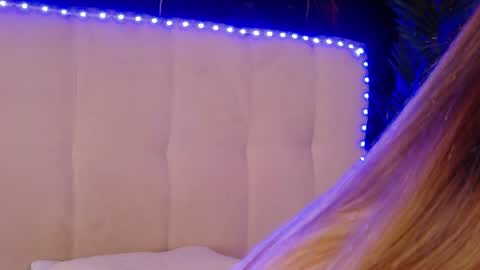 melanniebrown online show from April 4, 4:52 am