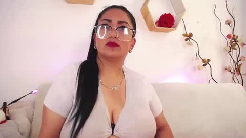 meli_cruz online show from June 26, 7:41 pm