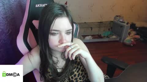 melisanilson online show from December 19, 8:54 am