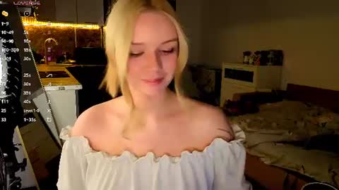 Mel or Lissa 3 Welcome here online show from July 31, 8:32 pm