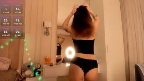 Lisaa online show from November 5, 5:20 am