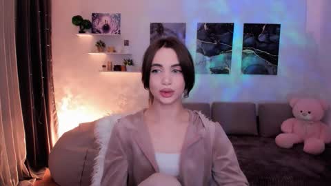 Snapshot of mellifluoustess chatting on November 1, 2:23 am Tessa online show from November 1, 2:23 am