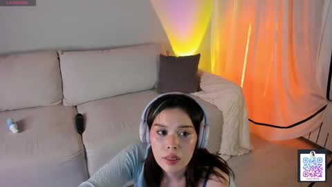 Snapshot of melmean chatting on October 24, 4:08 pm Mel online show from October 24, 4:08 pm