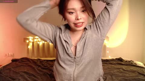 Snapshot of melmean chatting on January 2, 1:51 pm Mel online show from January 2, 1:51 pm