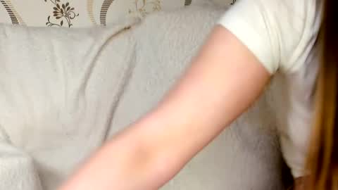 MelMooon online show from May 15, 11:34 pm