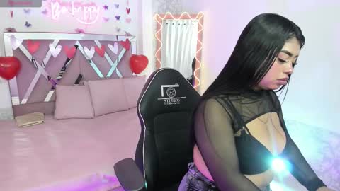 meloddi_tay online show from February 22, 11:57 am